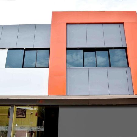 โรงแรมหริ พาเลซ อุจเจน ภายนอก รูปภาพ