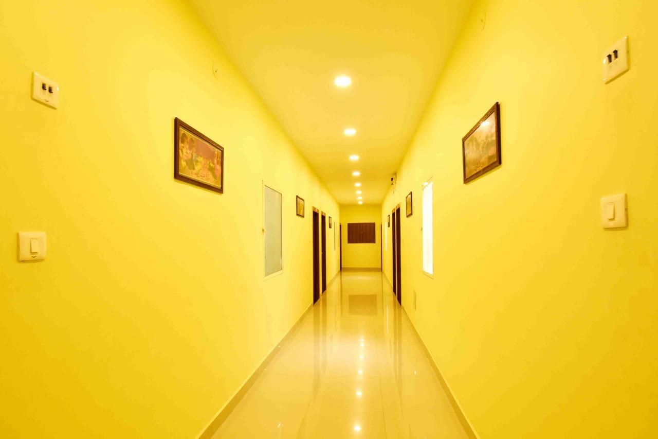 โรงแรมหริ พาเลซ อุจเจน ภายนอก รูปภาพ
